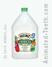A picture of a jug of white vinegar.